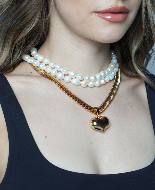 Pearl necklace with a heart pendant in gold | GG UNIQUE